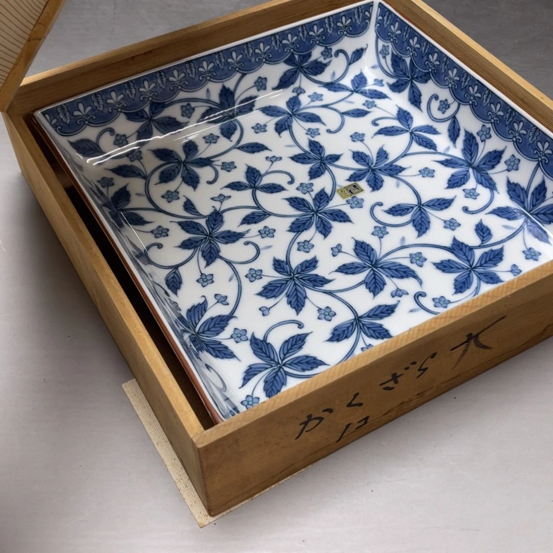 瓷片?***然密密麻麻地排列在一起