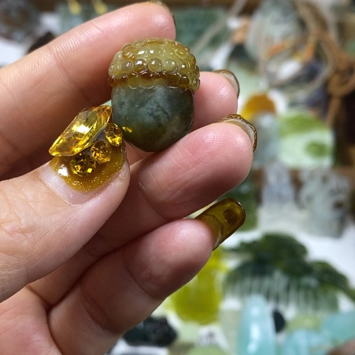 未镶嵌蛇纹石玉吊坠