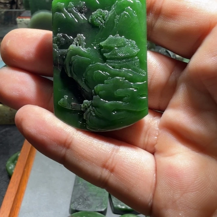 z***n和田玉（碧玉）未镶嵌颈饰和田玉碧玉山水