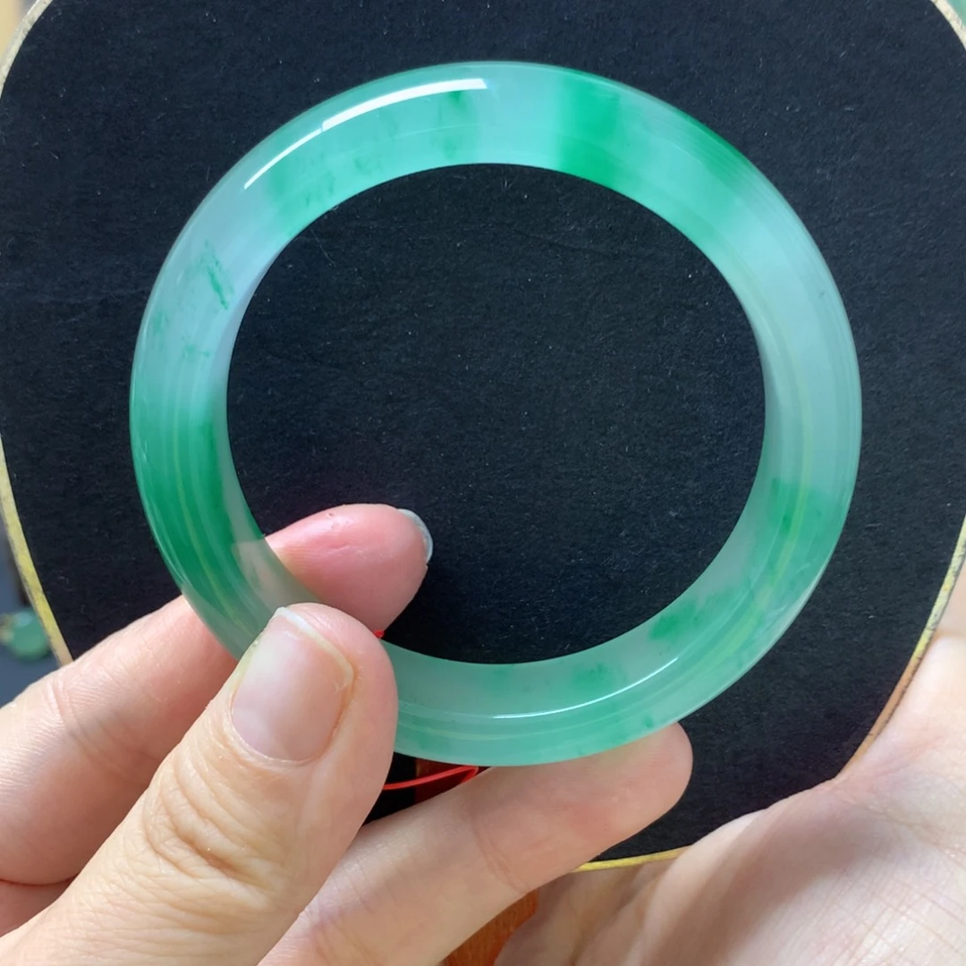 石英质玉手镯未镶嵌咧**哈