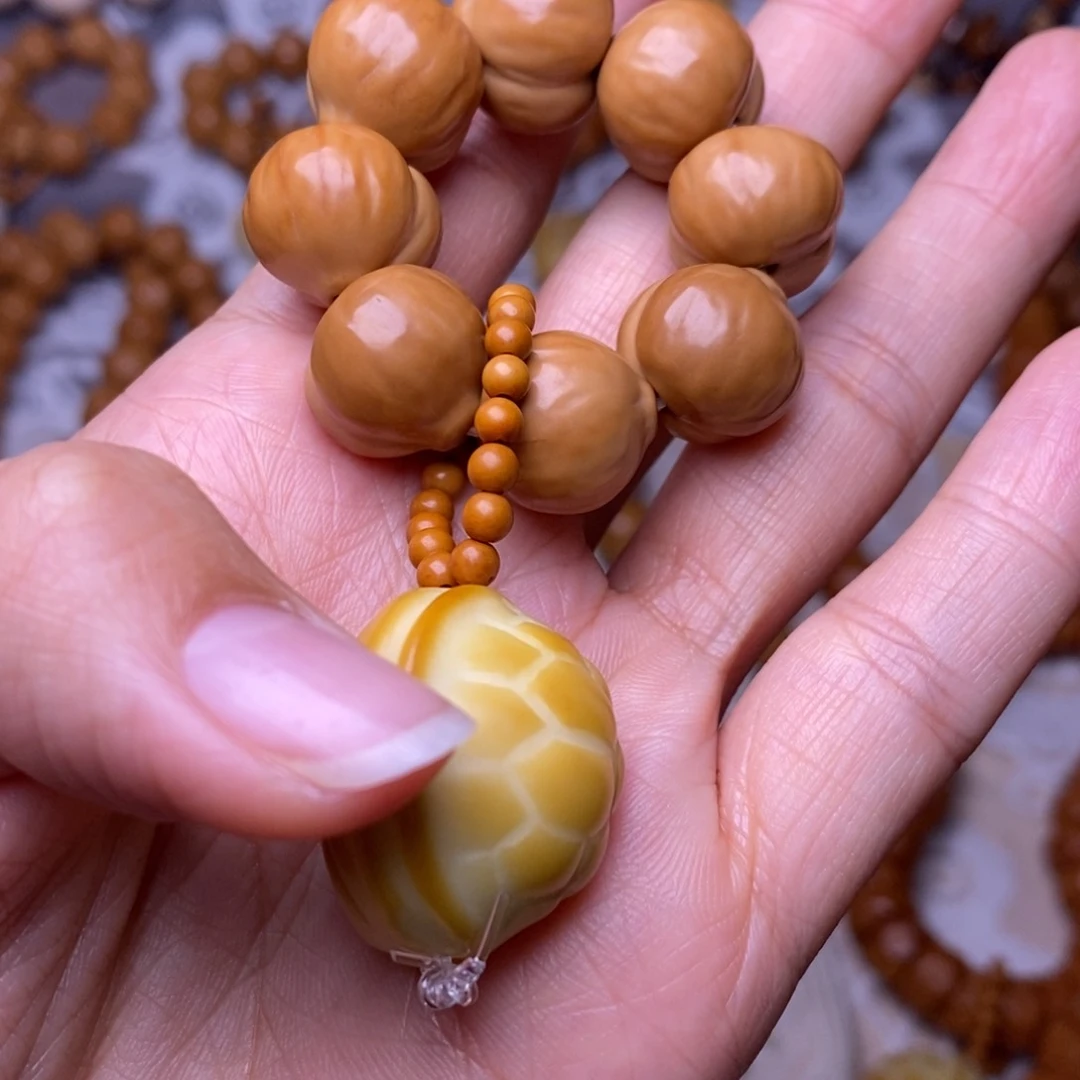 把件猴头核桃柯基屁桃龟甲