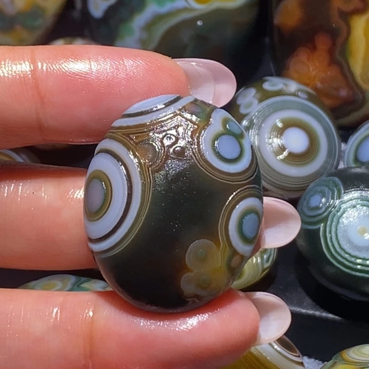 玛瑙/玉髓未镶嵌珠宝奇石79