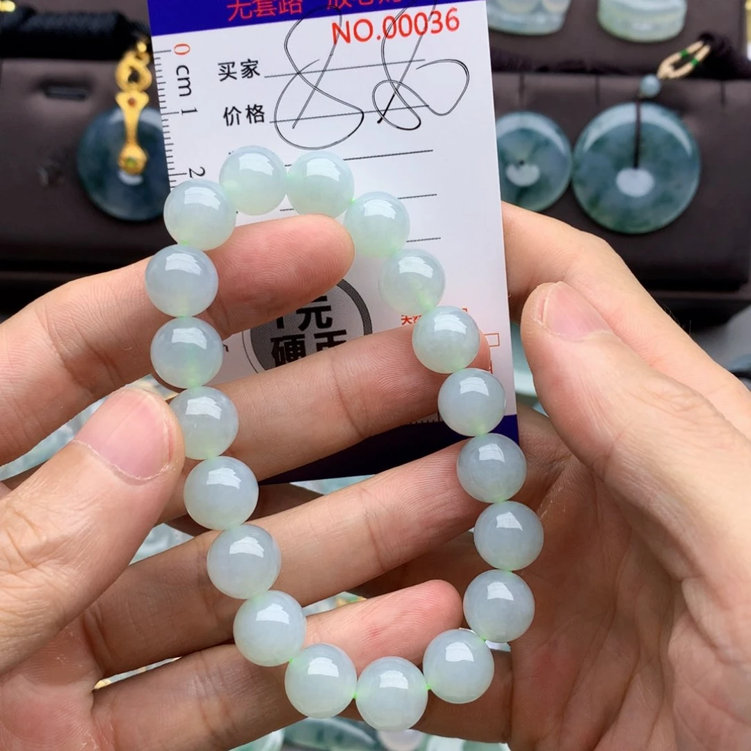 翡翠未镶嵌颈饰珠子