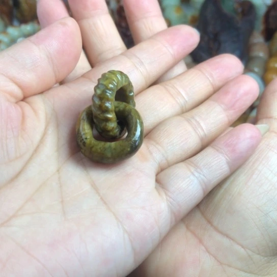 岫岩河磨玉（透闪石质玉）未镶嵌手机链