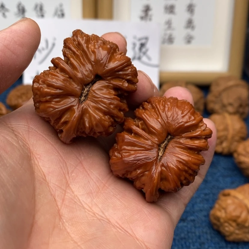 【闪购商品】文玩核桃吊坠5.3735537375357