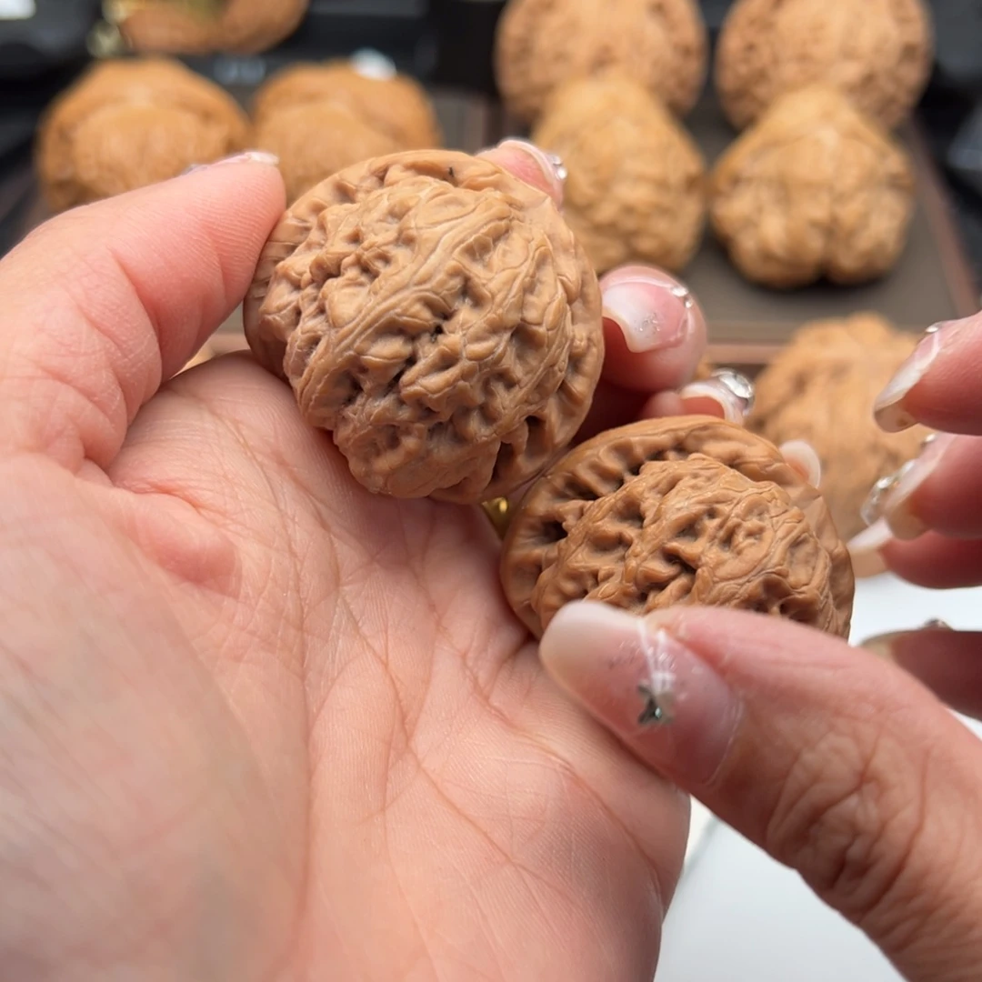 文玩核桃把件红锦鲤39