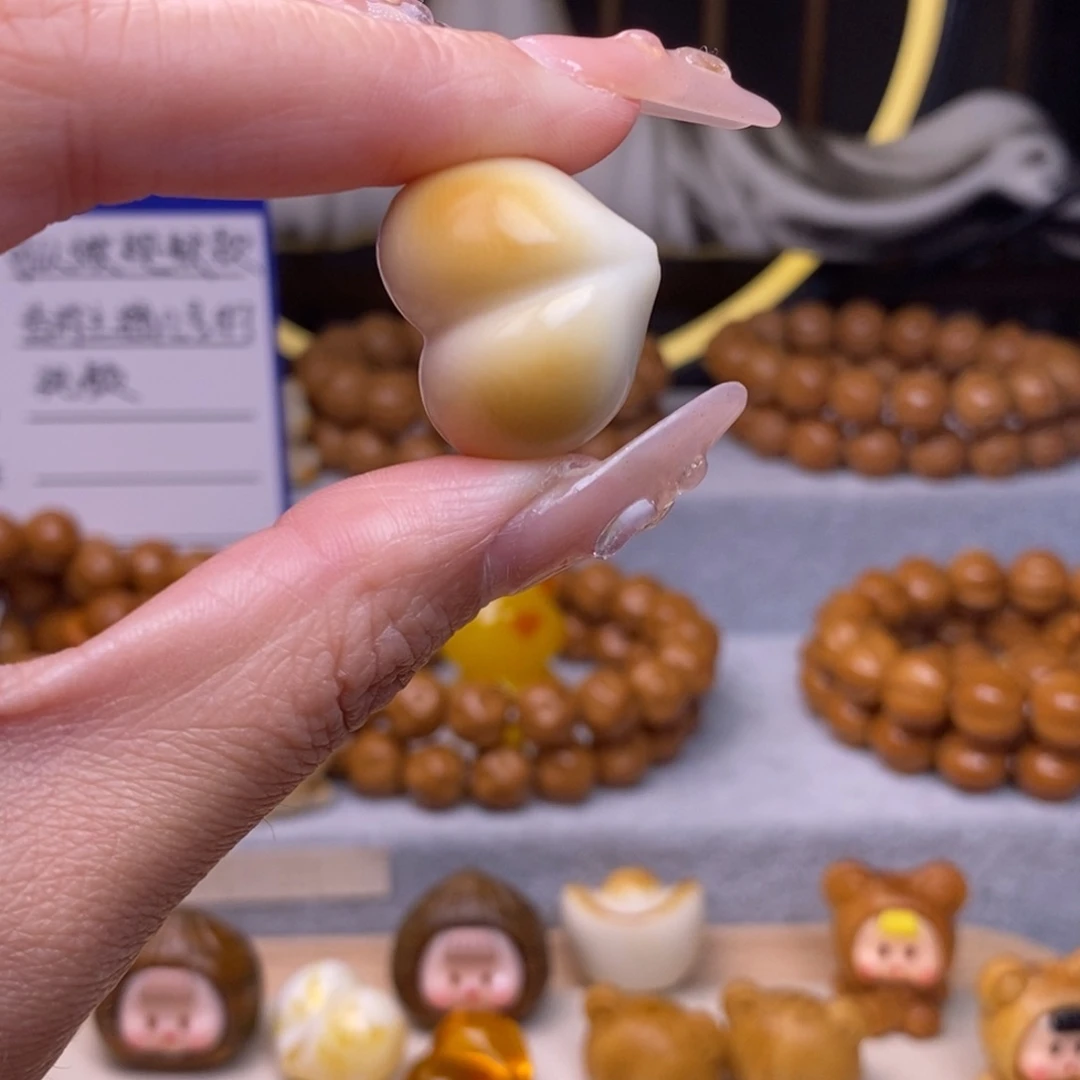 非金属皮质配饰爱心