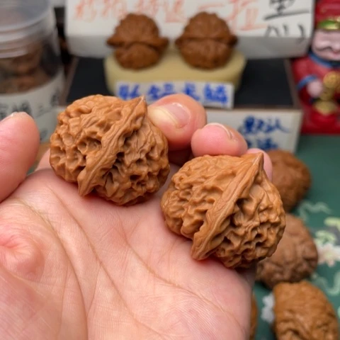 【闪购商品】文玩核桃把件37.5全品龙鳞