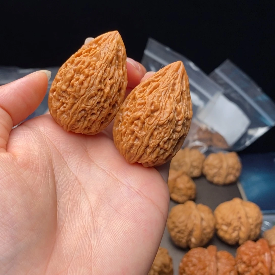 文玩核桃把件坐佛