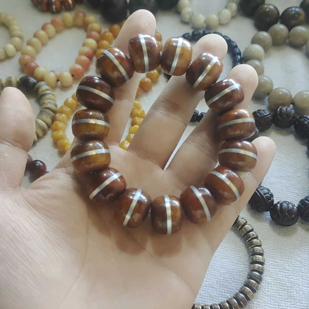 大叶紫檀（黑酸枝木类）牛骨