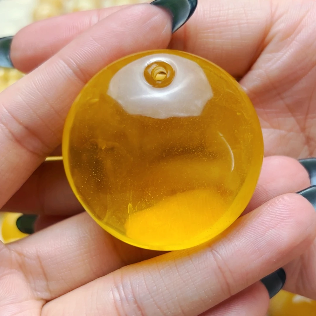 未镶嵌蜜蜡裸石45mm福利公主扣 27.43g