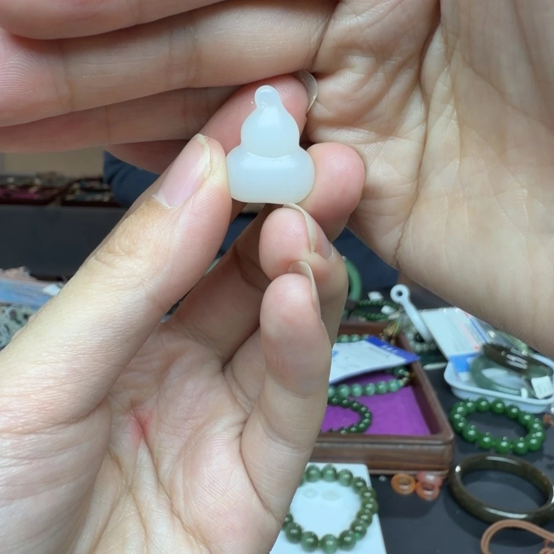 和田玉未镶嵌手链吊坠