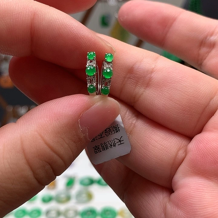 翡翠18K金镶嵌耳饰天然翡翠