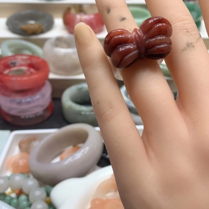 石英质玉Zzzzzzzzzz未镶嵌玖**?