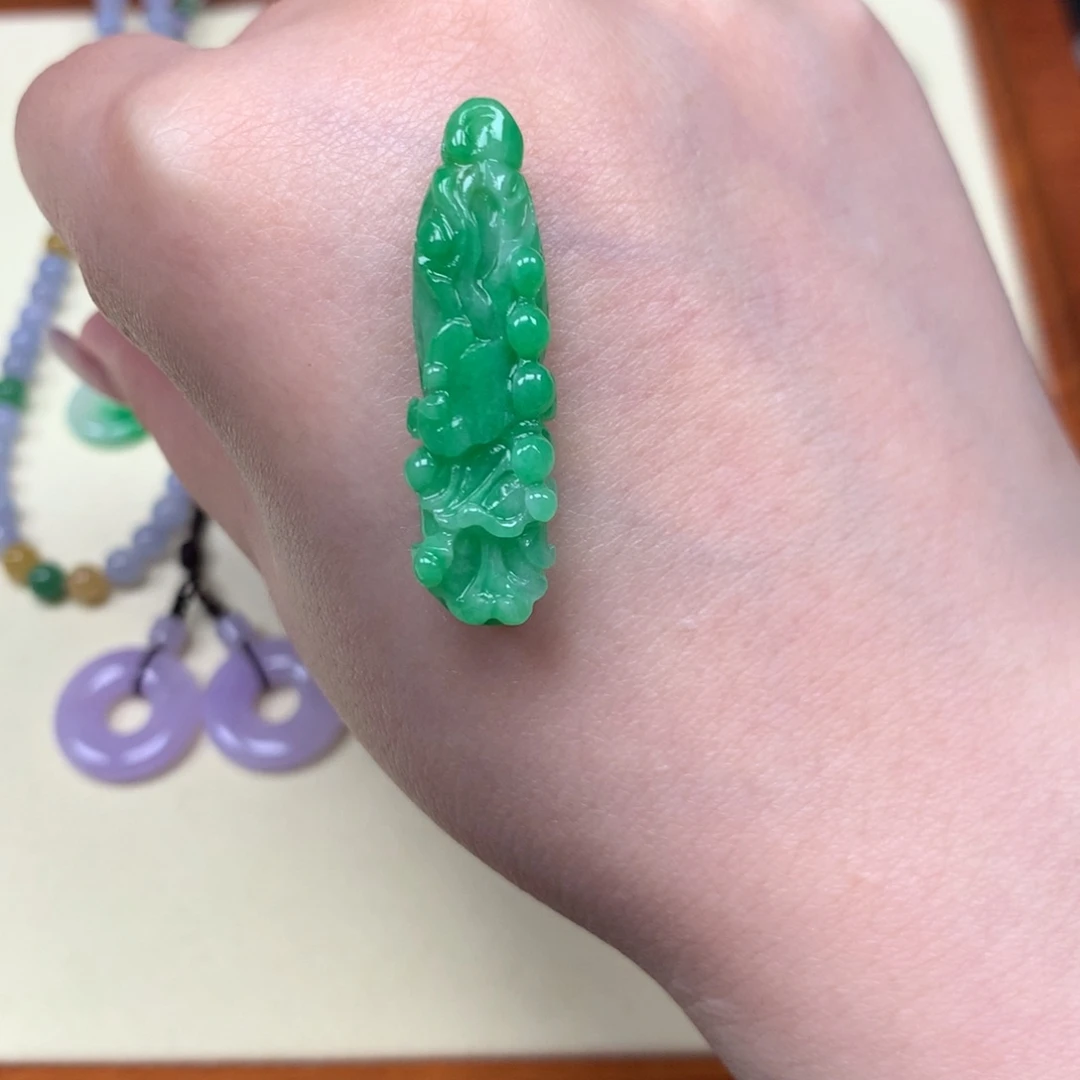 定制翡翠未镶嵌果绿白菜