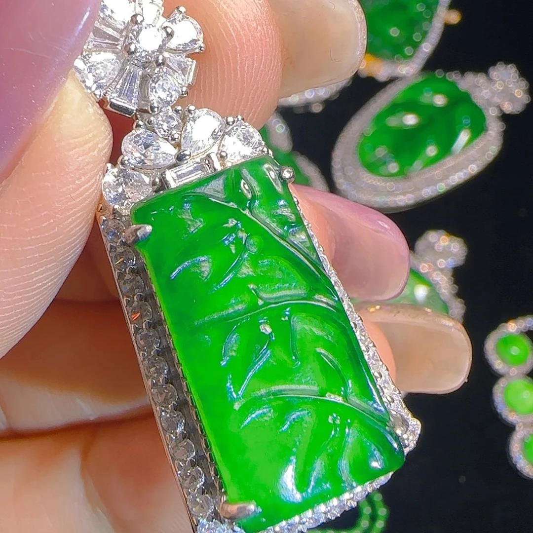 翡翠吊坠(赠链)银S925镶嵌