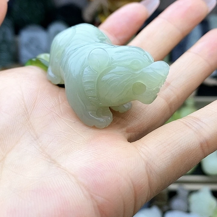 和田玉未镶嵌颈饰和田玉事业雄霸一方手把件