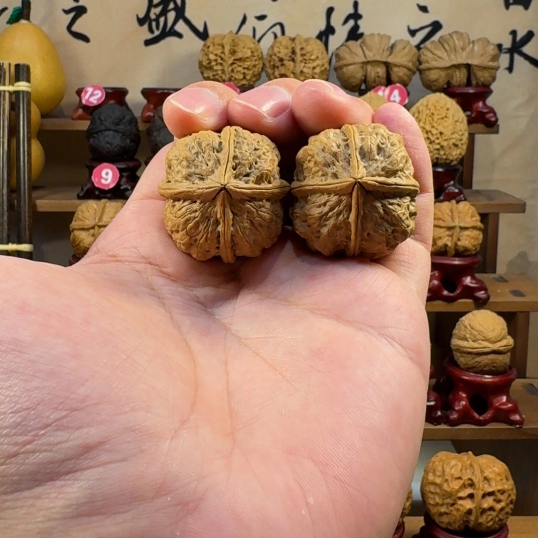 铁核桃把件龙脊四方