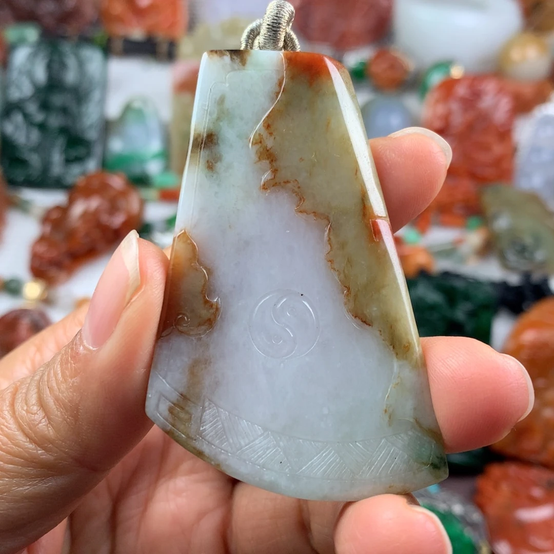 翡翠未镶嵌颈饰挂件