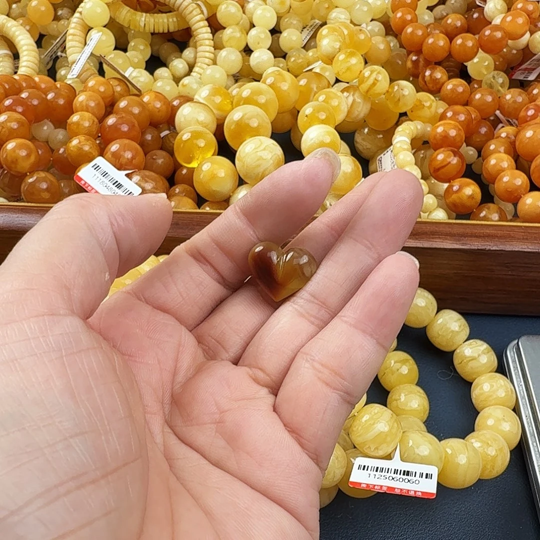 琥珀未镶嵌珠宝奇石