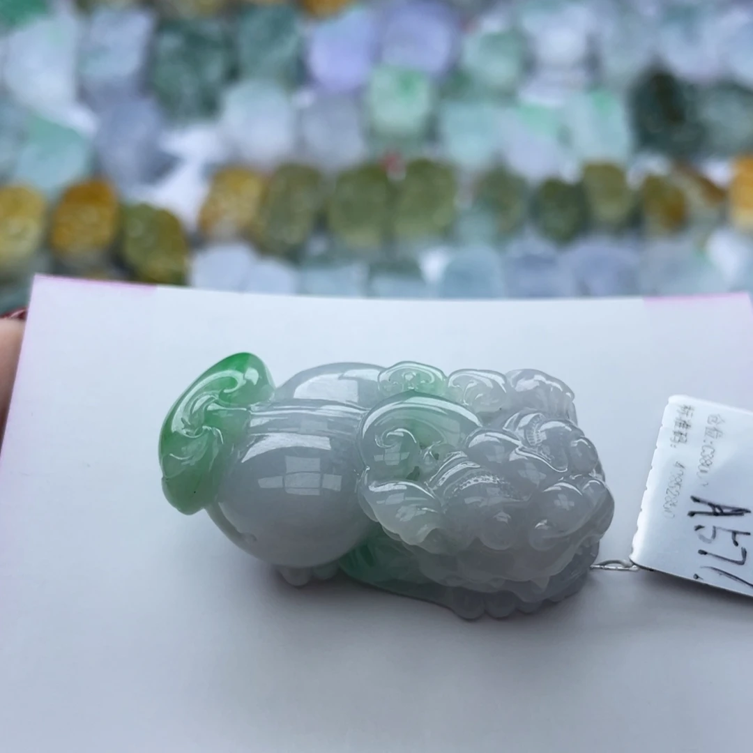 翡翠颈饰未镶嵌貔貅