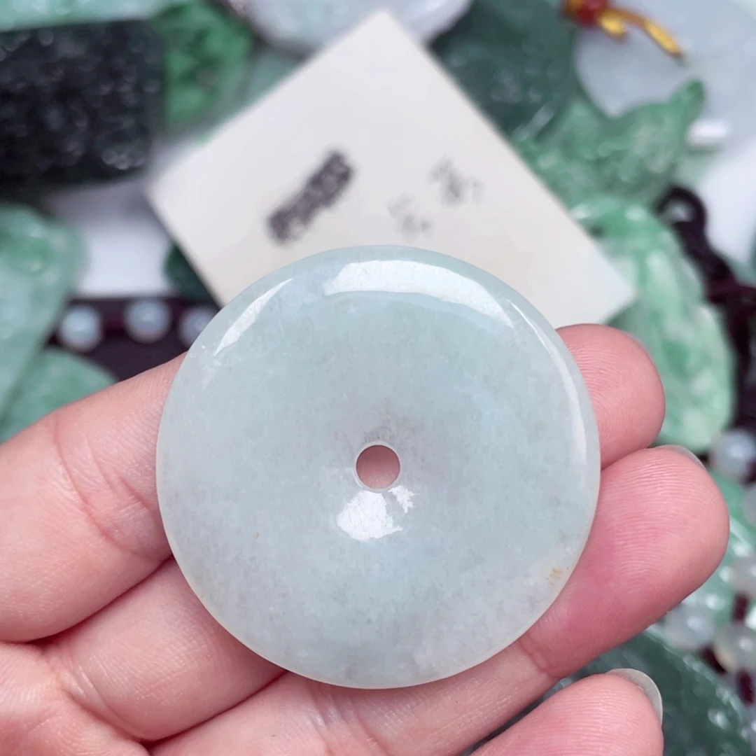 翡翠未镶嵌颈饰qwerty