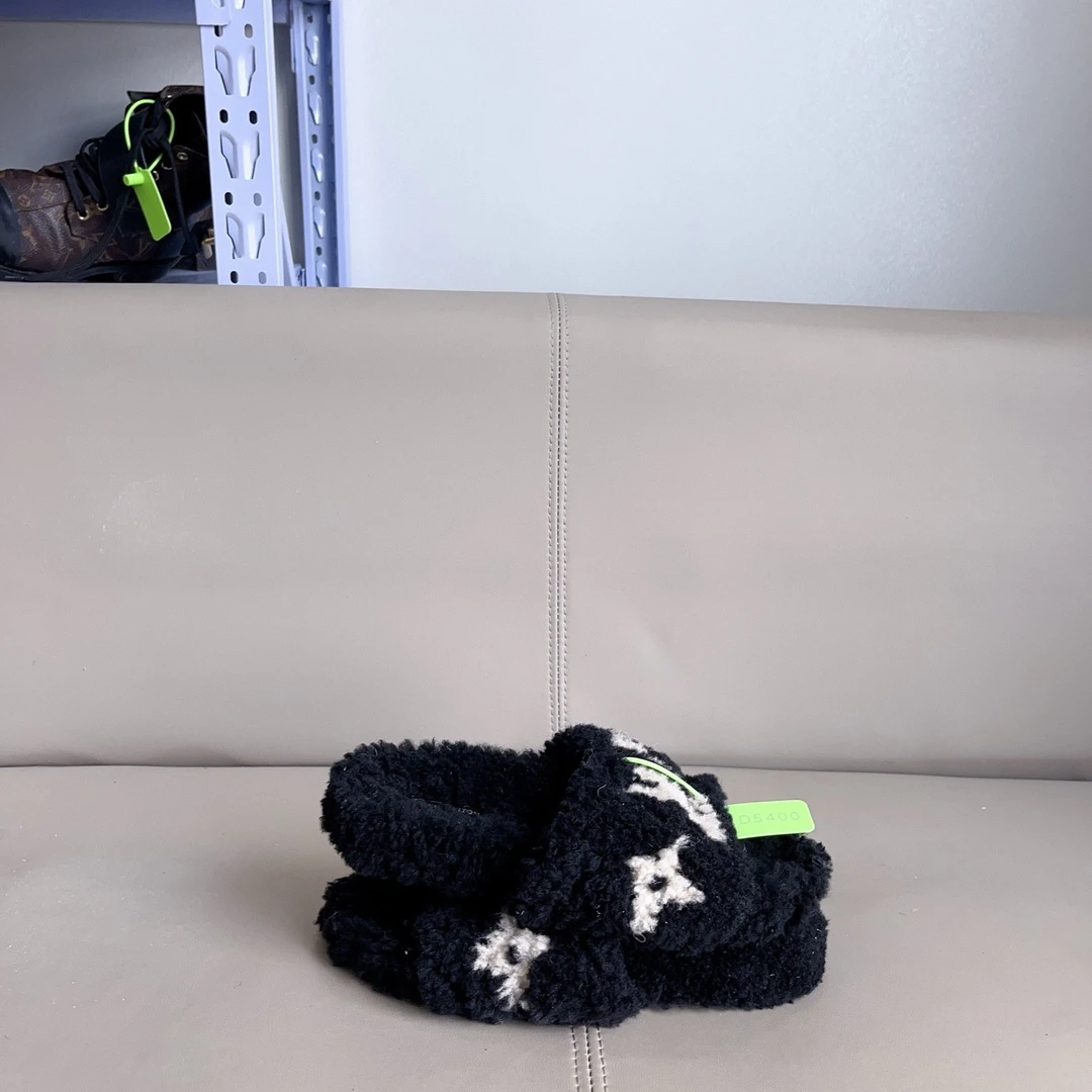 95新 LouisVuitton/路易威登   泰迪老花毛拖 37码 d5400