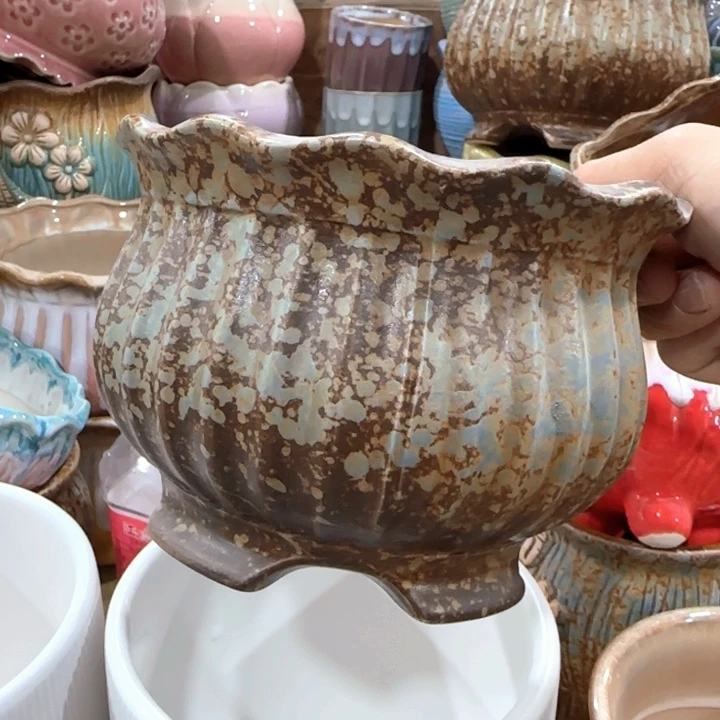 多肉绿植花盆凑9块包邮，有孔