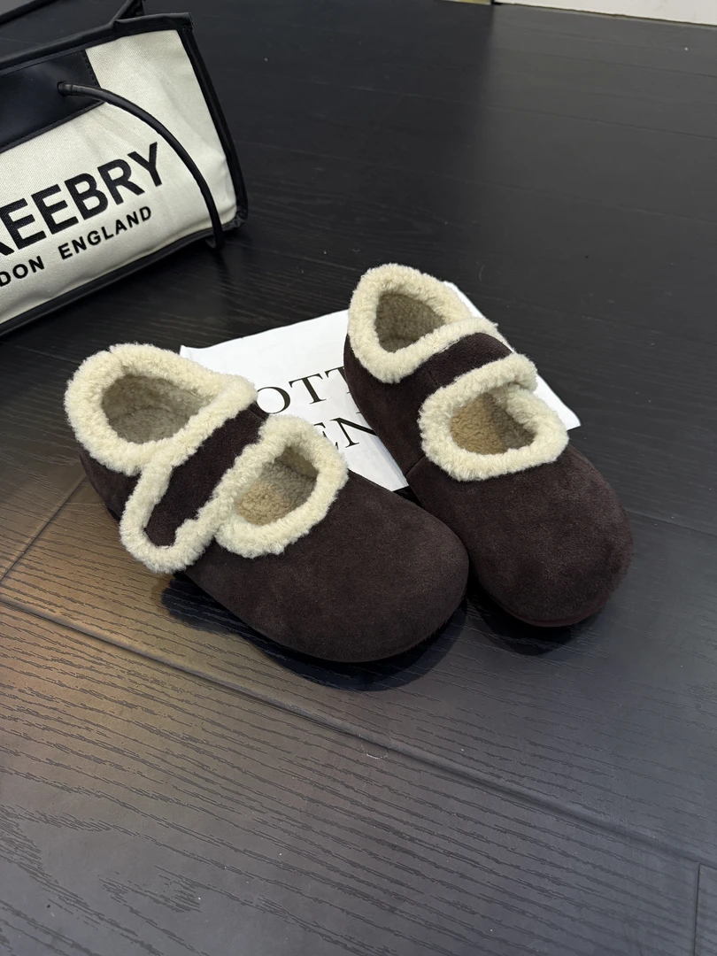 大金大码女鞋40-43粘贴款毛边保暖豆豆鞋