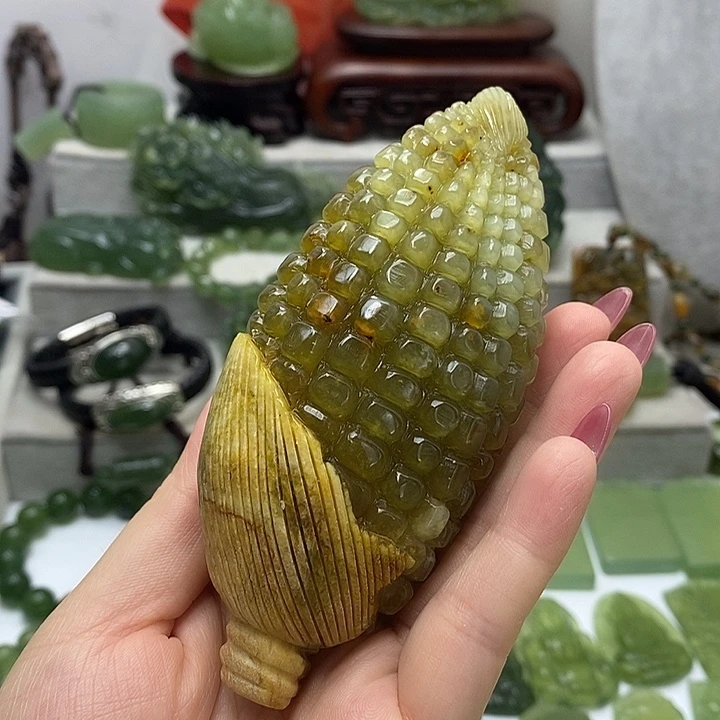 岫玉未镶嵌手把件