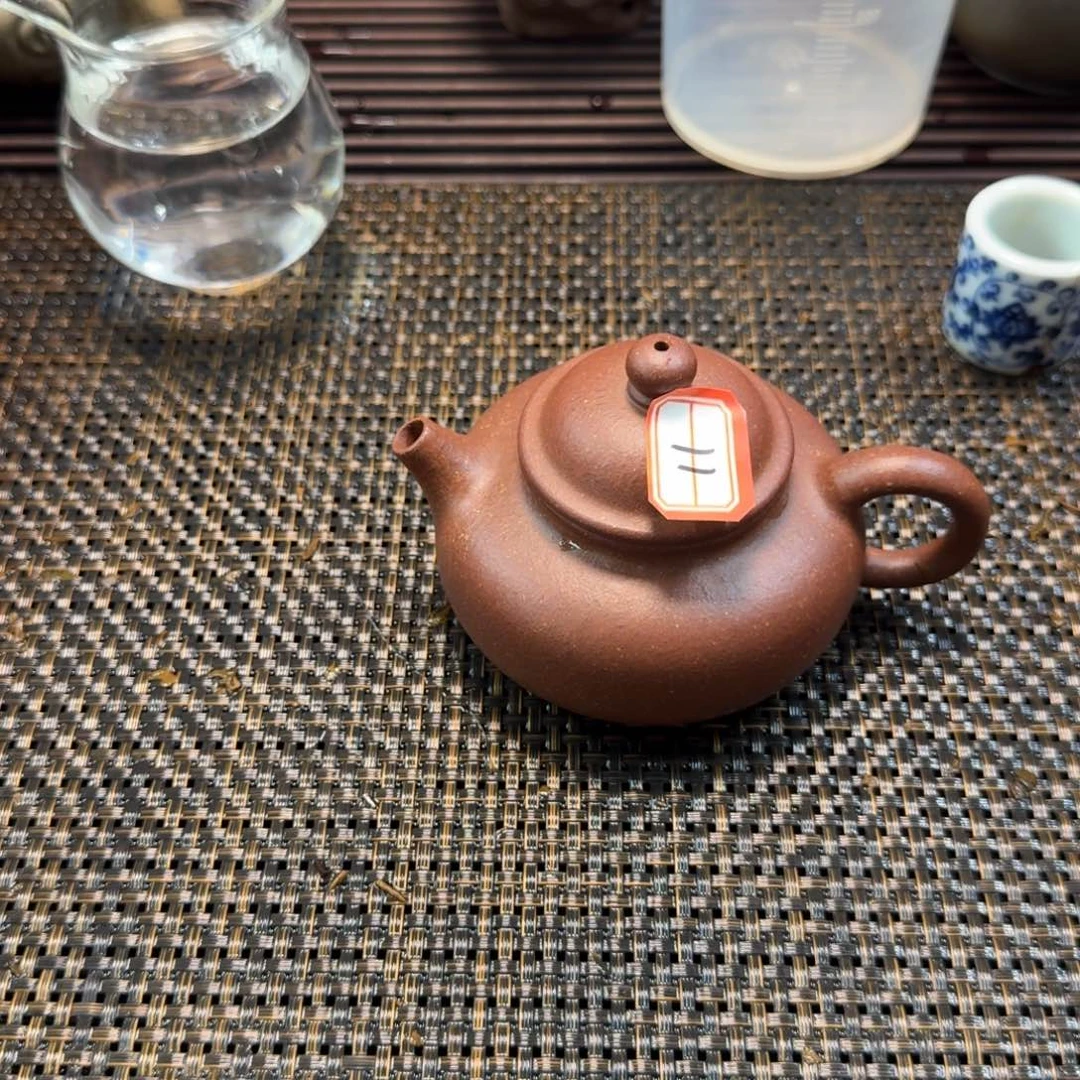 11号紫砂壶纳底容天150CC微微瑕