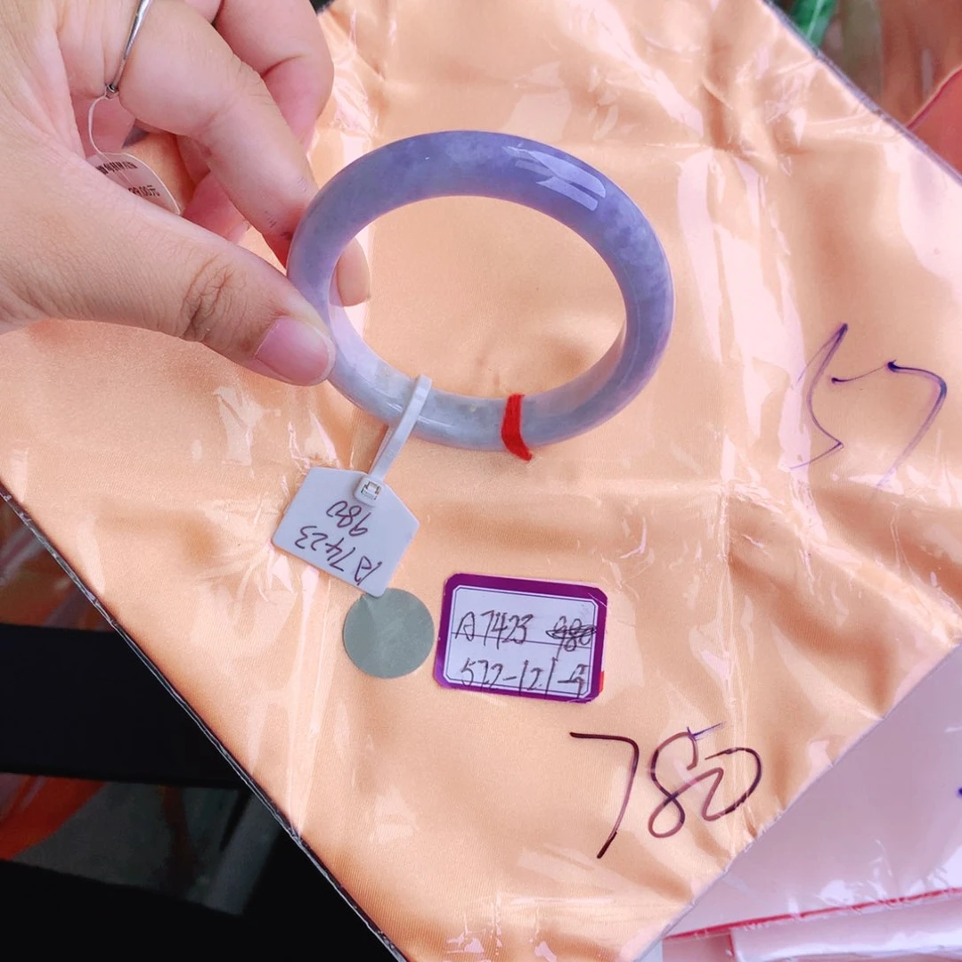 翡翠手镯未镶嵌缅甸翡翠