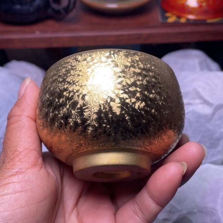 茶盏我在等车来呢吧