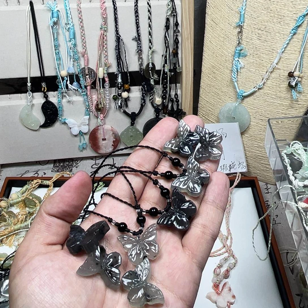 蛇纹石玉合金颈饰