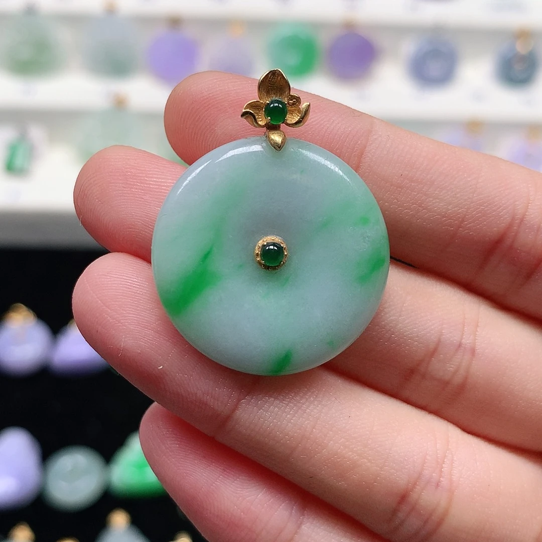 颈饰18K金镶嵌翡翠翡翠吊坠