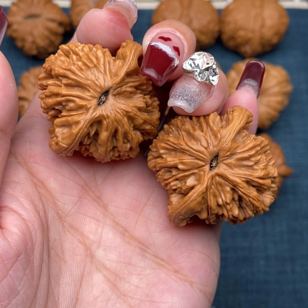 把件文玩核桃39虎头。