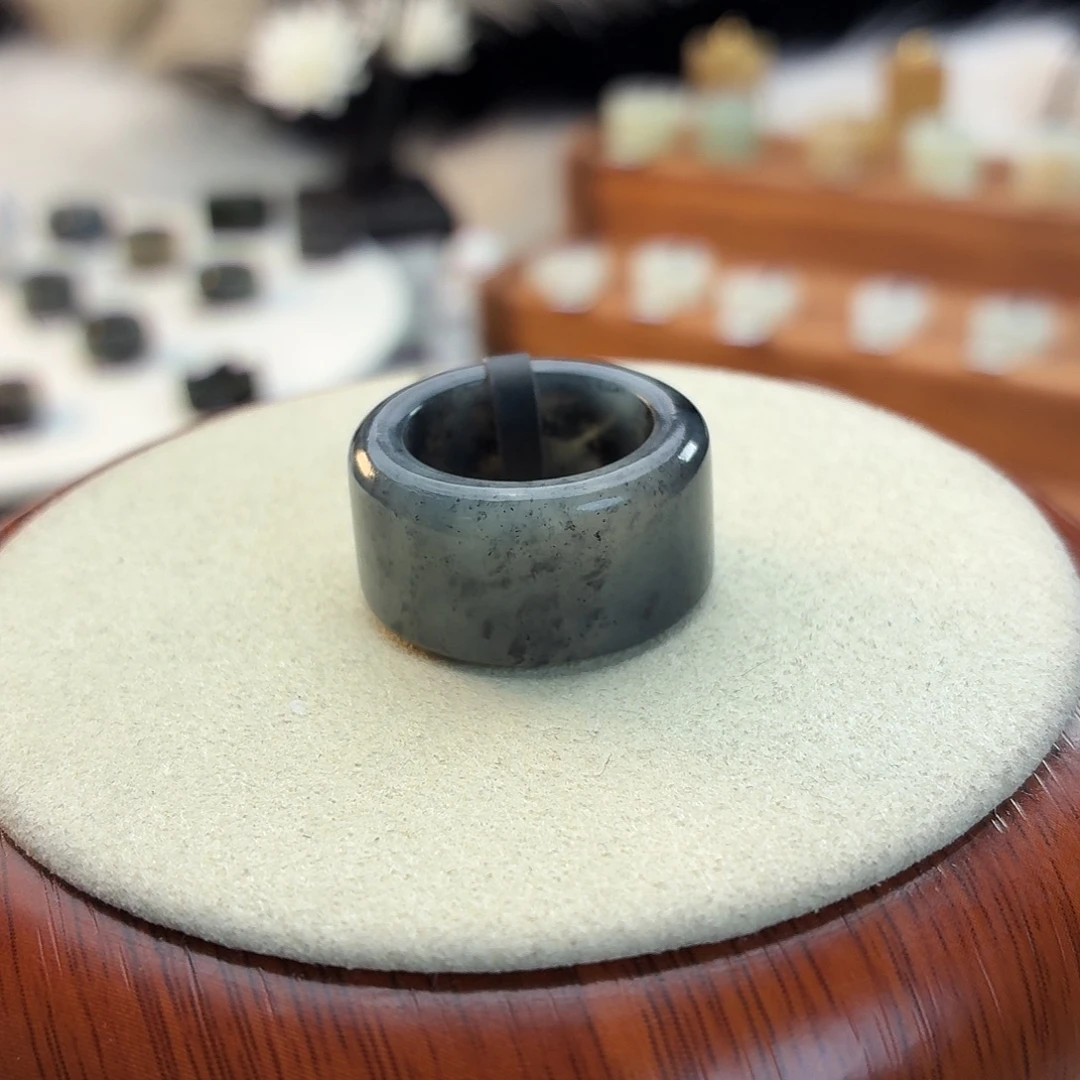和田玉未镶嵌戒指i124青花圆切16.4mm
