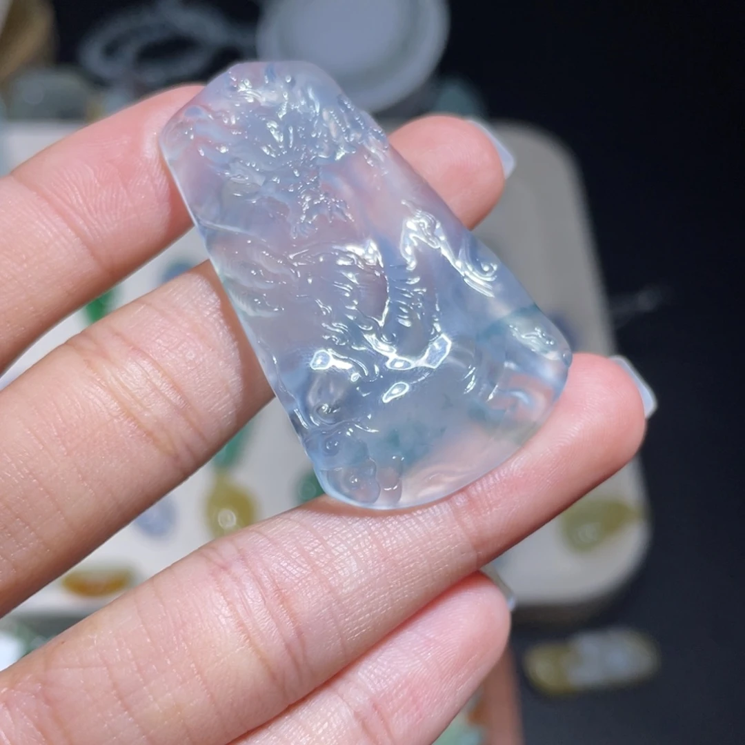 吊坠(不含链)未镶嵌翡翠龙牌
