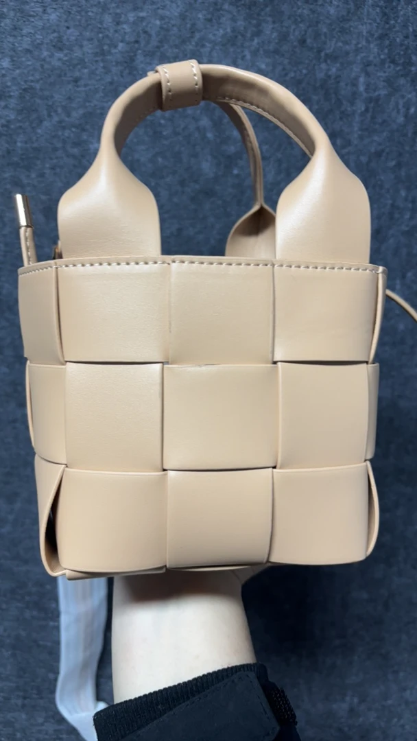 yuan单双十一预热新款水桶单肩包