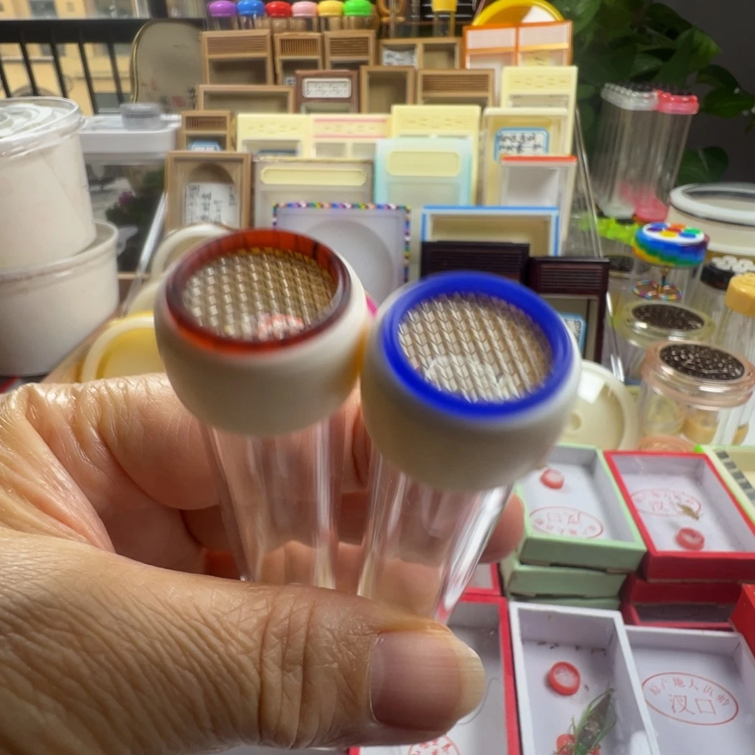 蟋蟀两个黄蛉筒好看