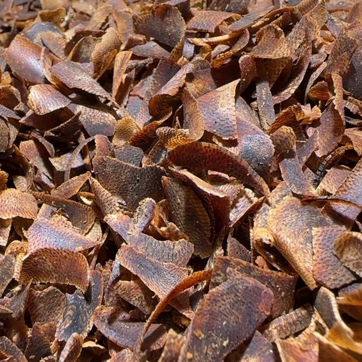 沉香手把件海南老白棋沉水切片100克