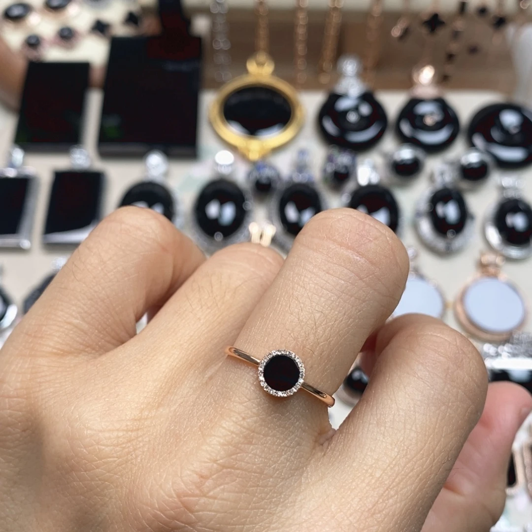 翡翠18K金镶嵌戒指