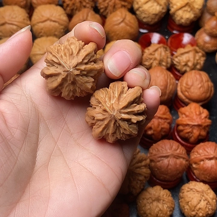 文玩核桃吊坠八棱