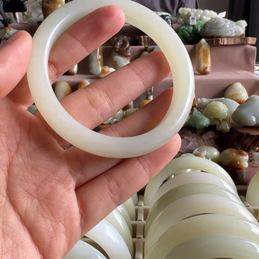 和田玉（糖玉）未镶嵌颈饰