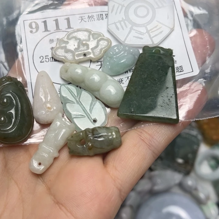 翡翠未镶嵌吊坠(不含链)9111