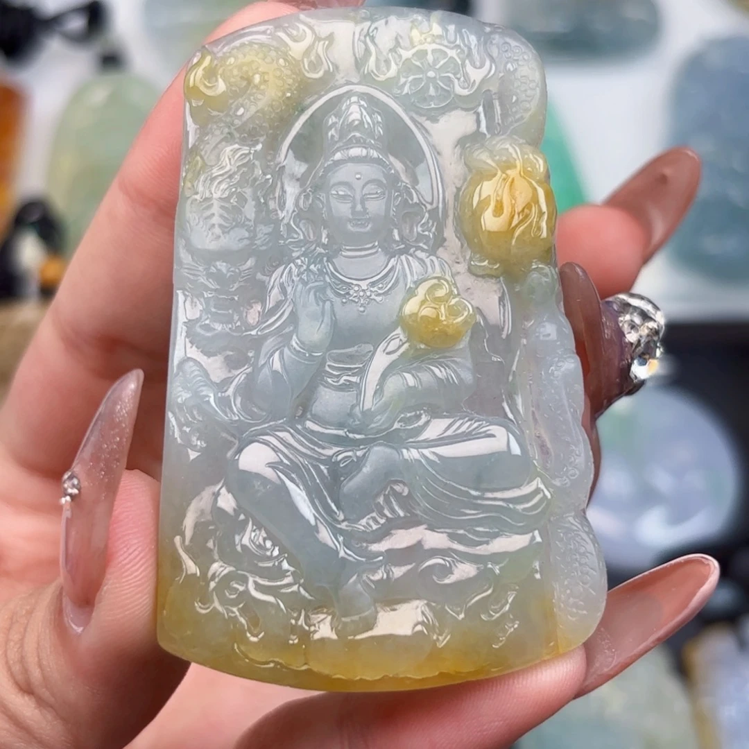 翡翠未镶嵌颈饰观音