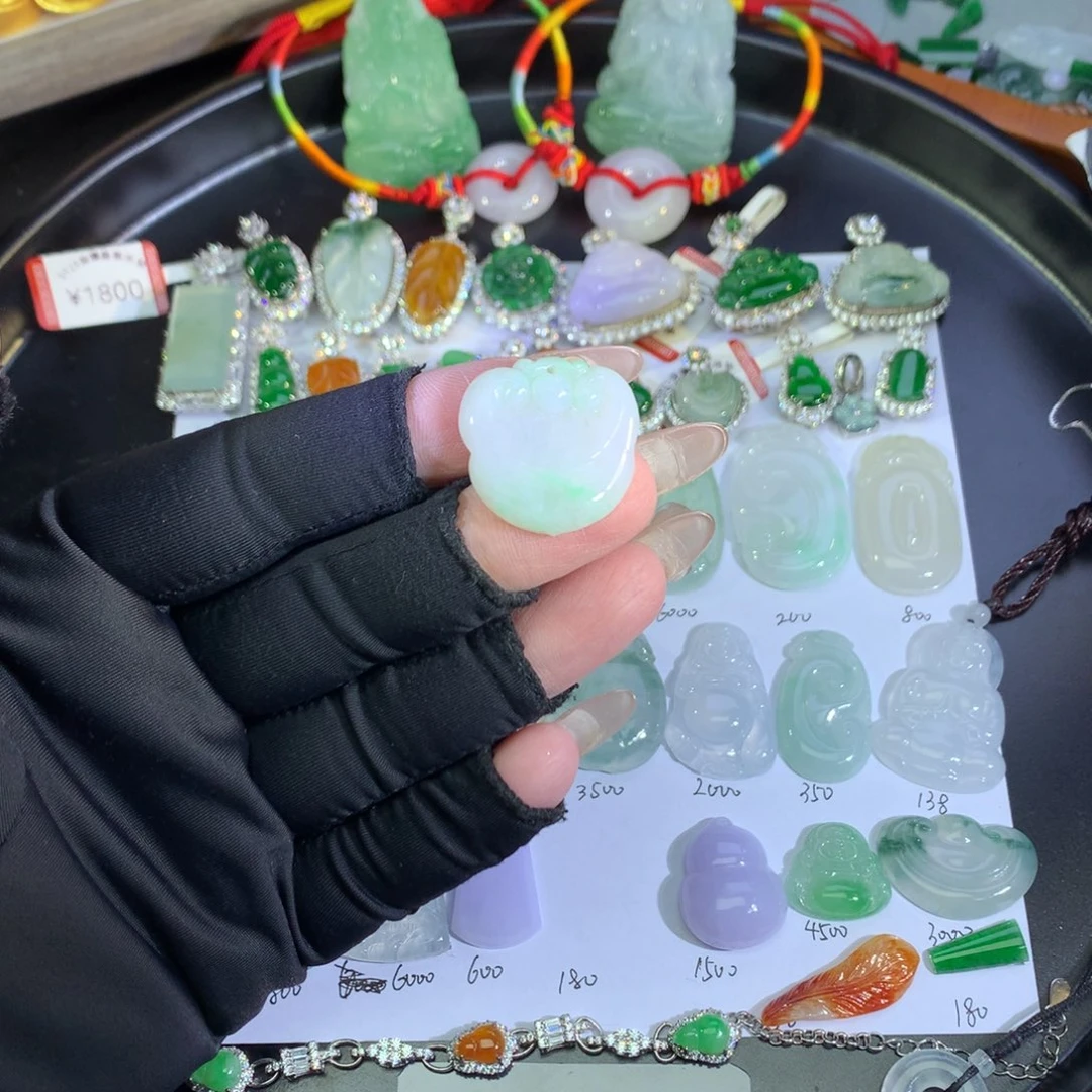 翡翠未镶嵌吊坠(不含链)如意锁