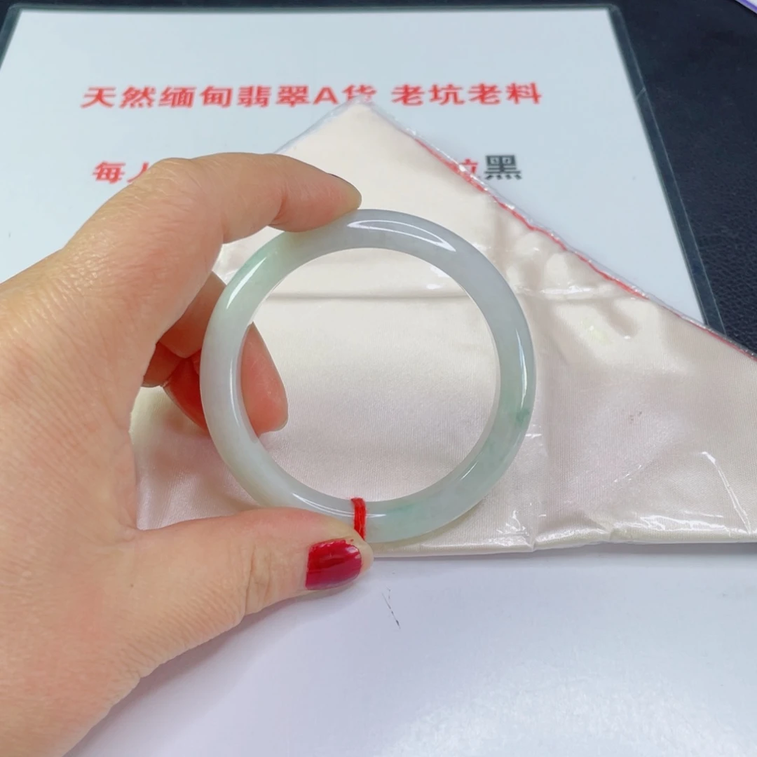 翡翠手镯未镶嵌露*