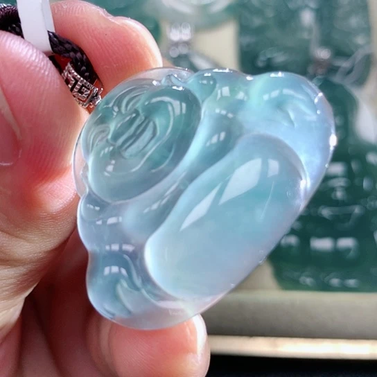【闪购商品】颈饰18K金镶嵌翡翠