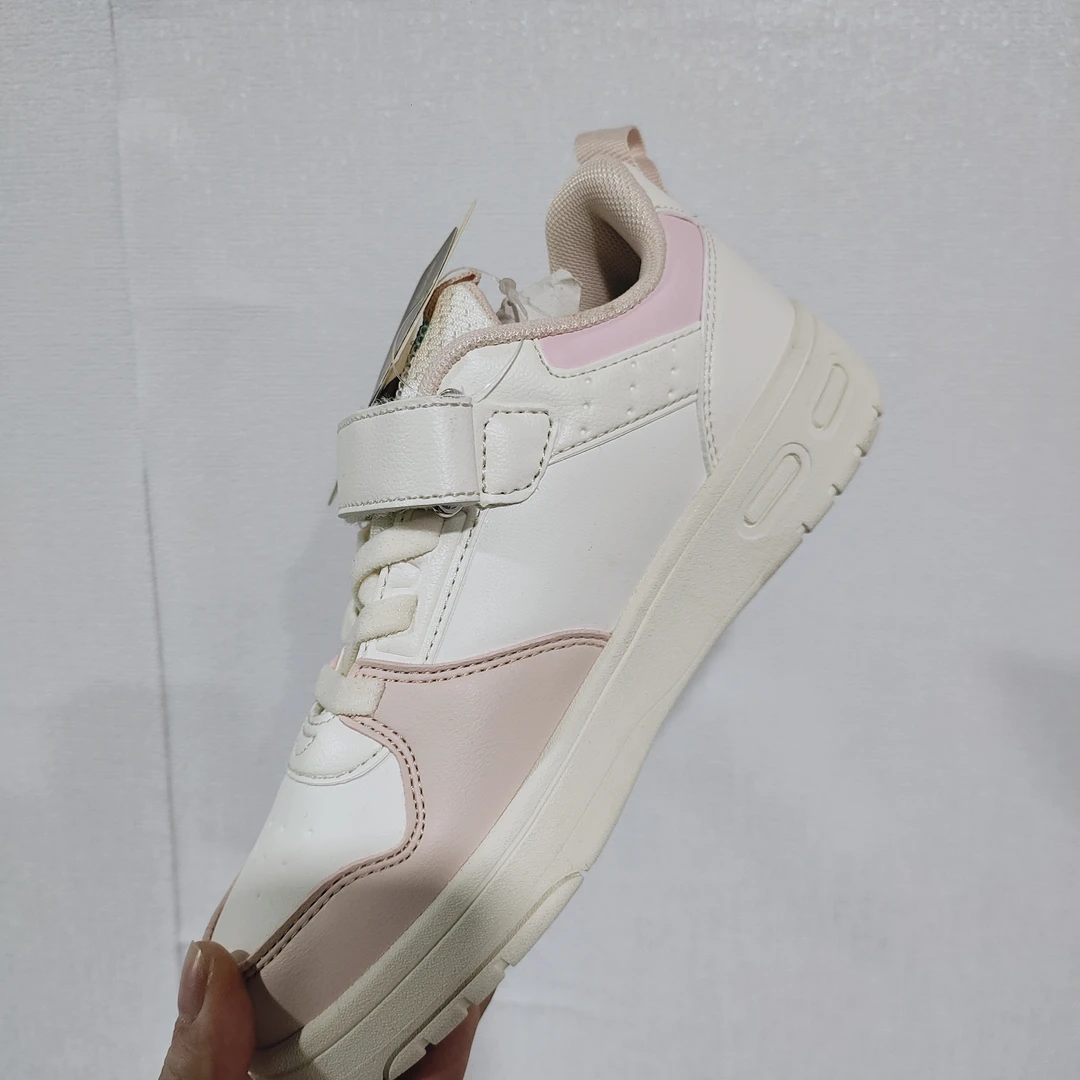 32-37春秋皮面轻便防滑休闲鞋8373（瑕疵）